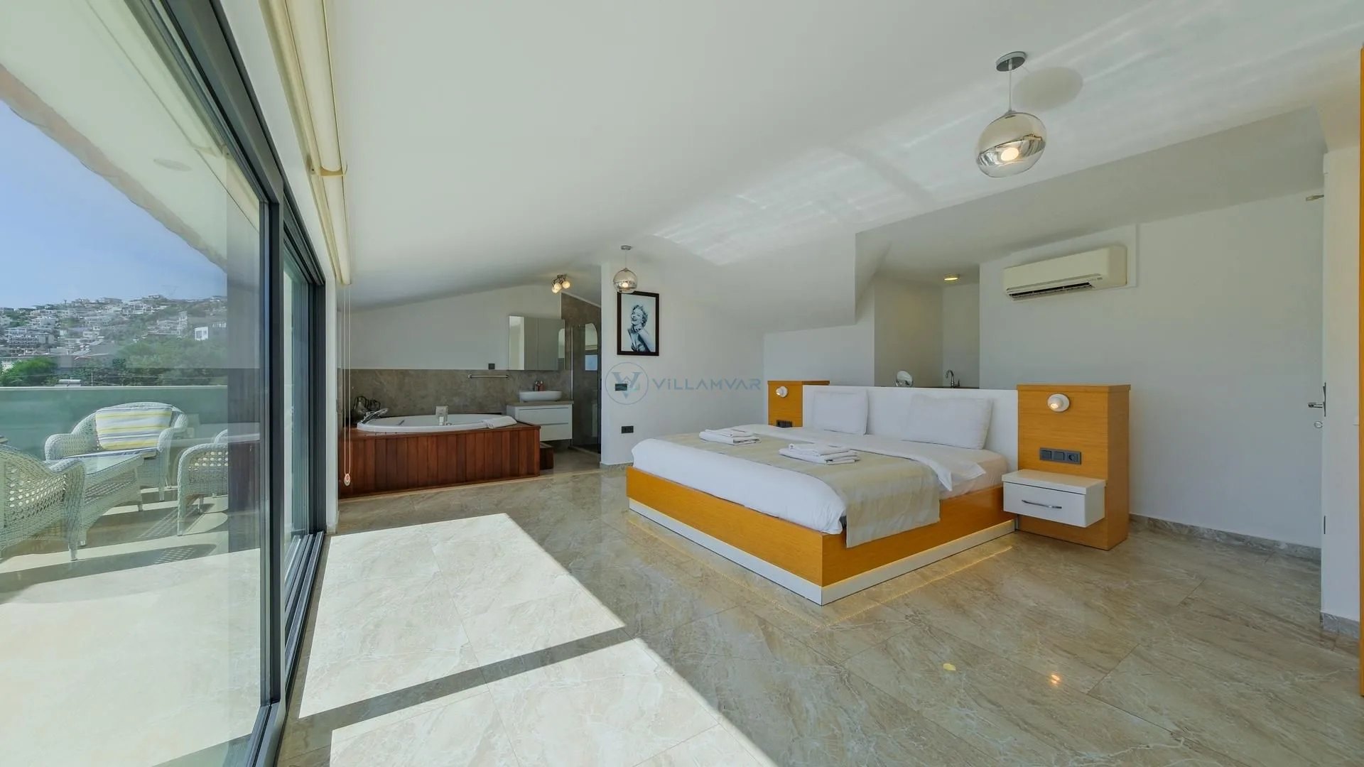 Villa Topic