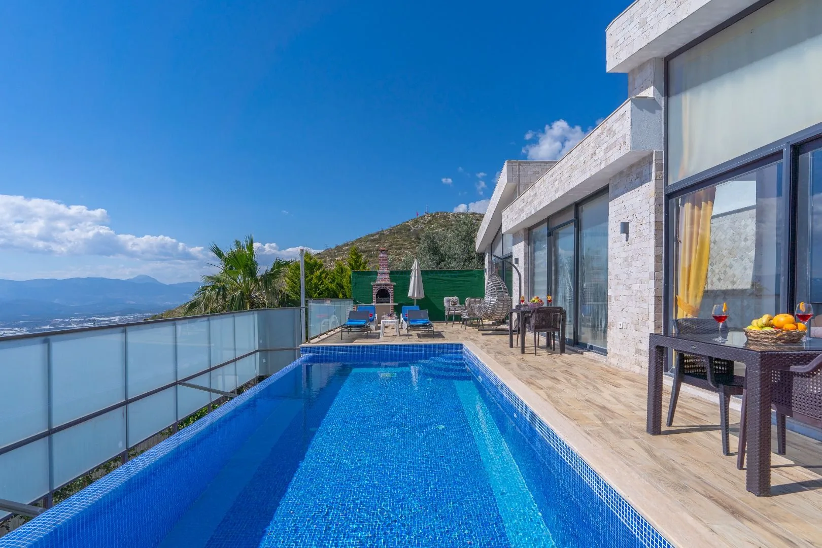 VR Villa Zümrüt