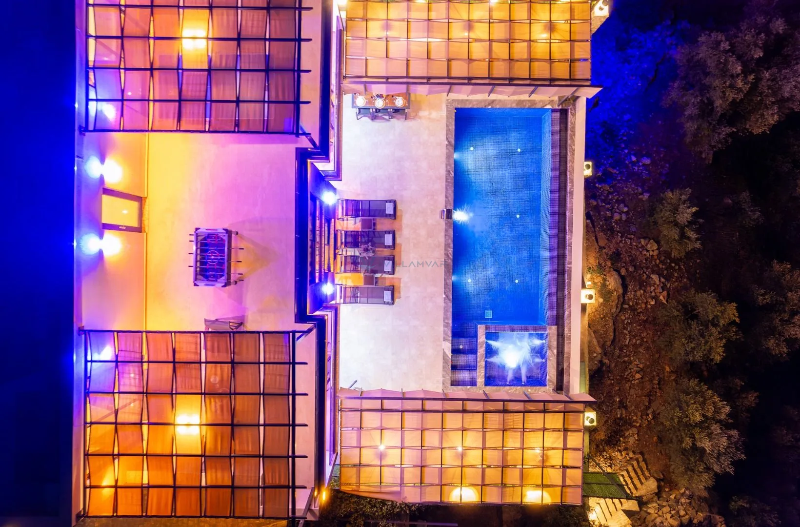 Villa Lalezar