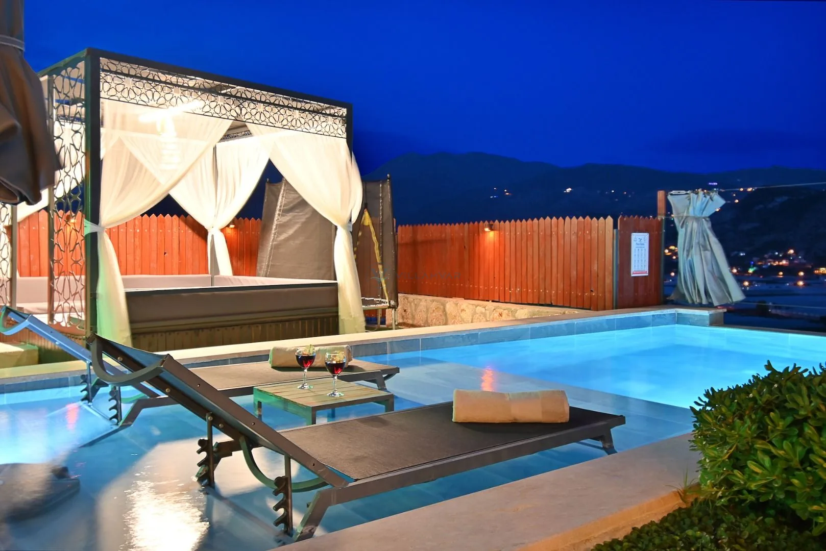 Villa Green House