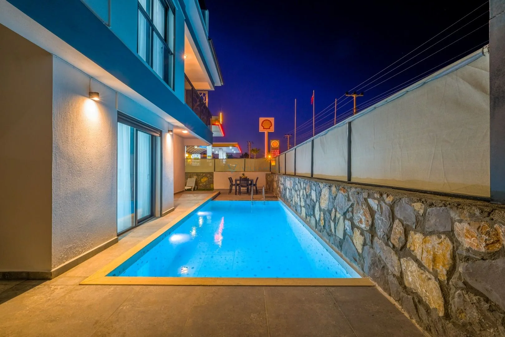 Villa Maske Duo
