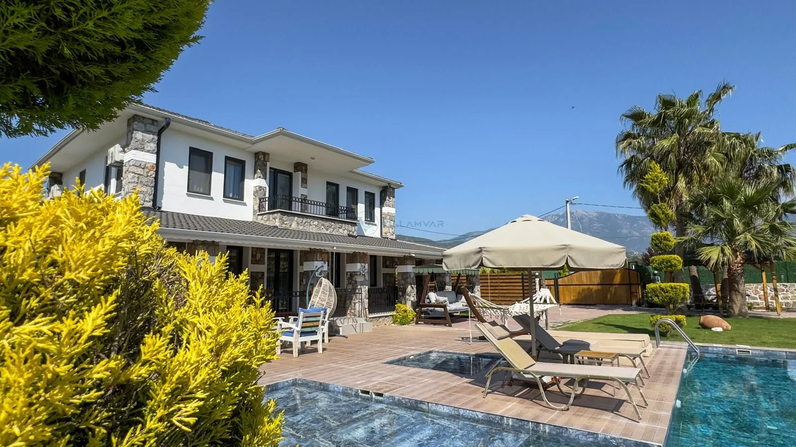 Villa Calyptus