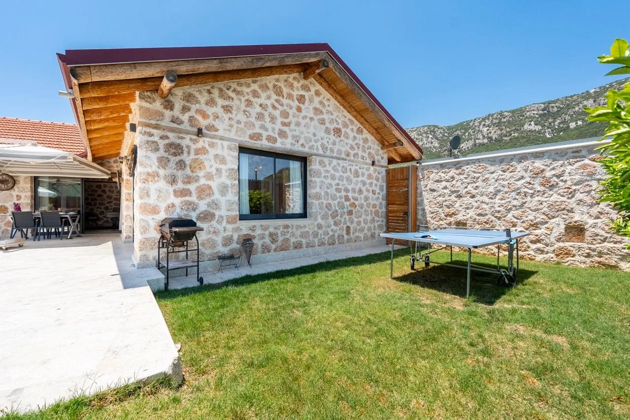 Villa Topçu Stone