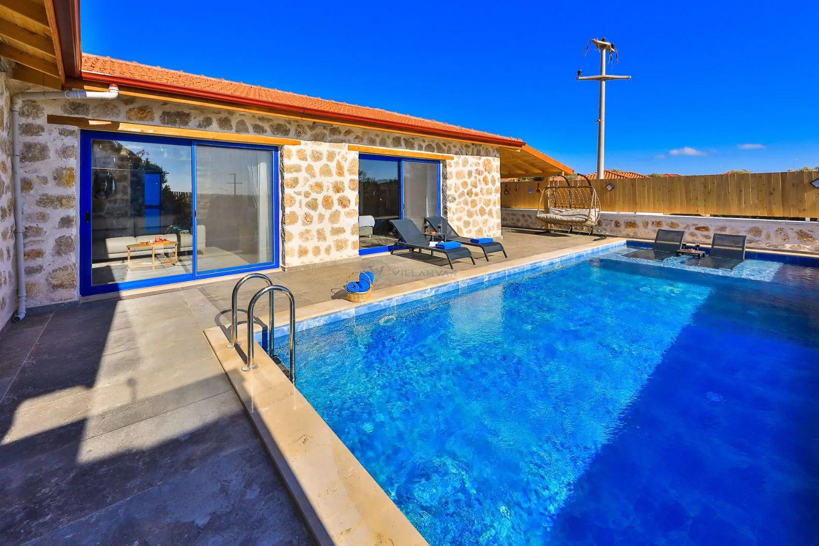 Villa Flower Blue