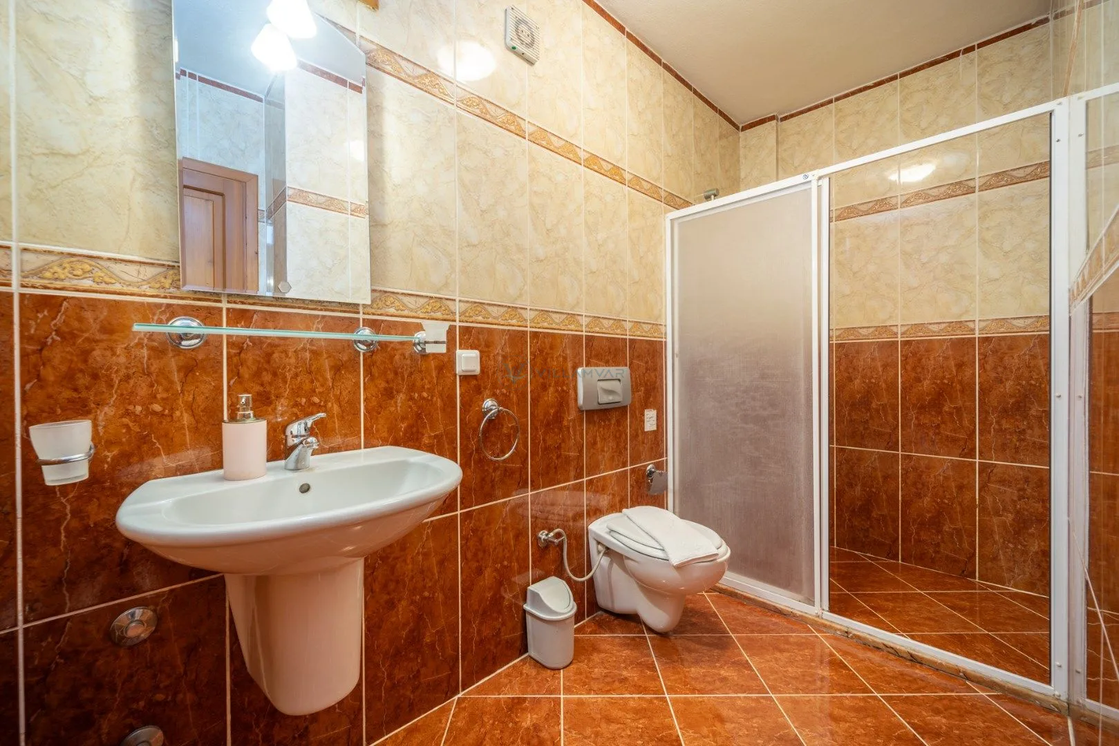 Hemrah Villa Swan