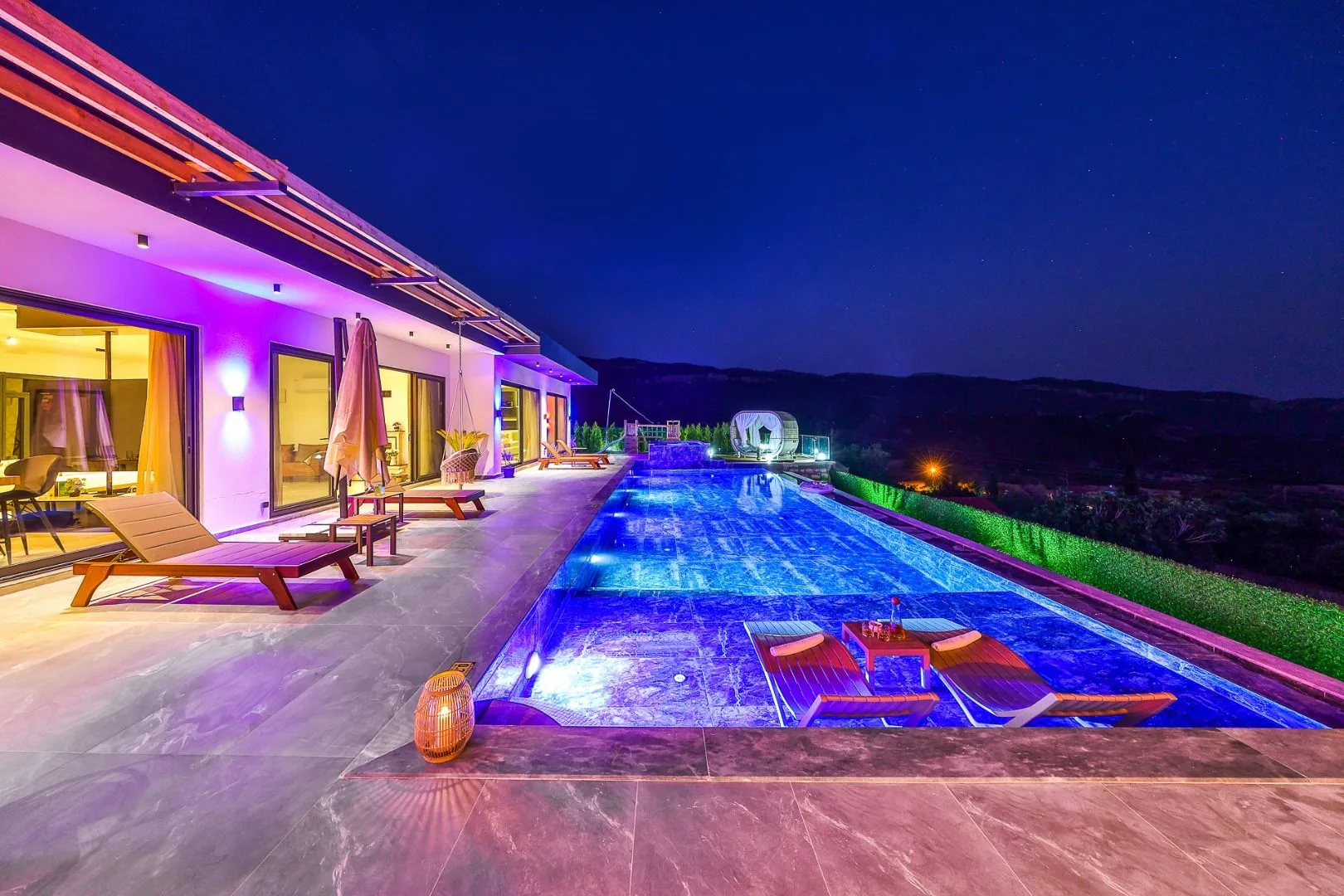 Villa Free