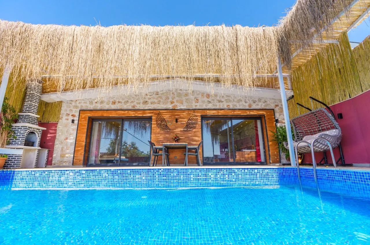 Villa Mira Queen