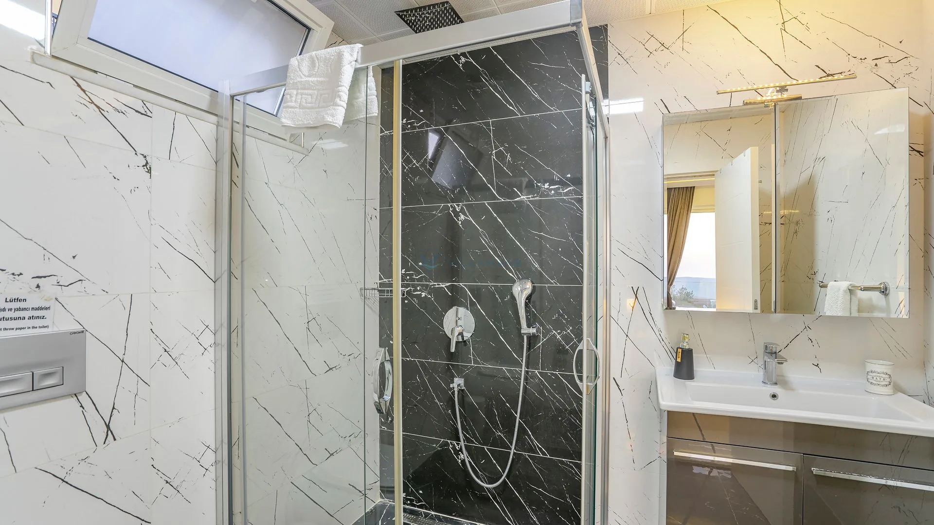 Villa Merit Crystal