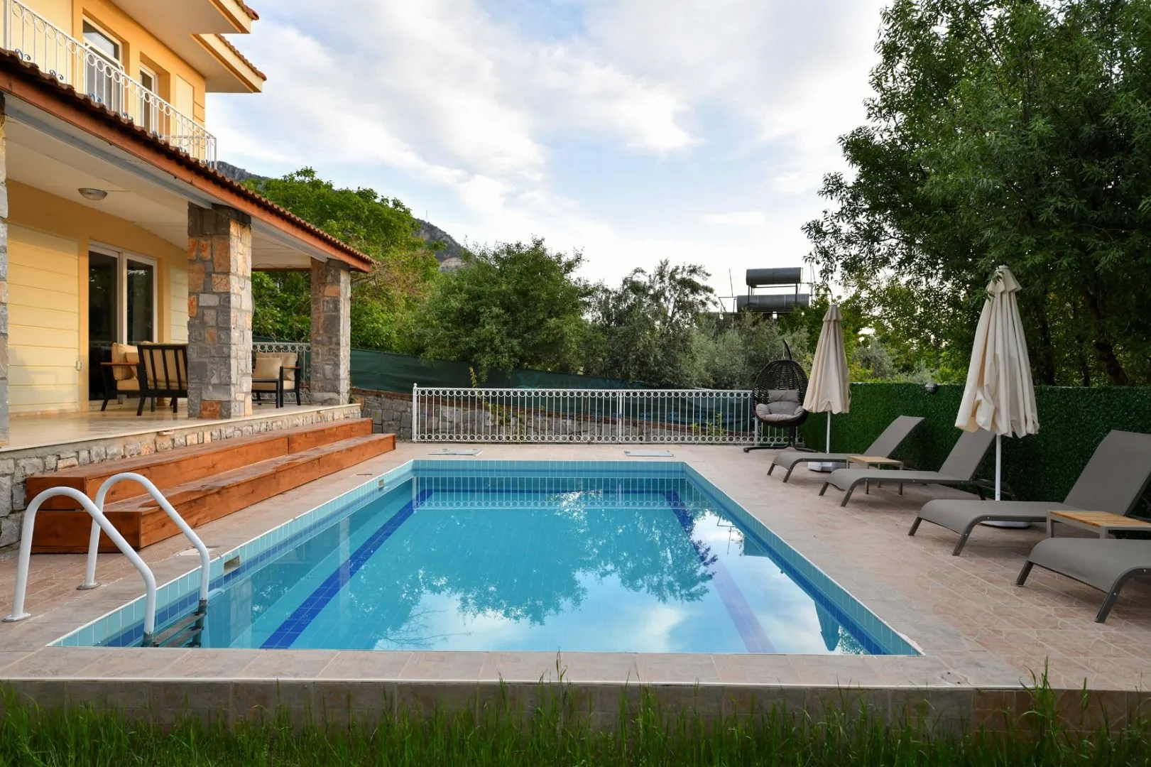 Villa Almond Duo