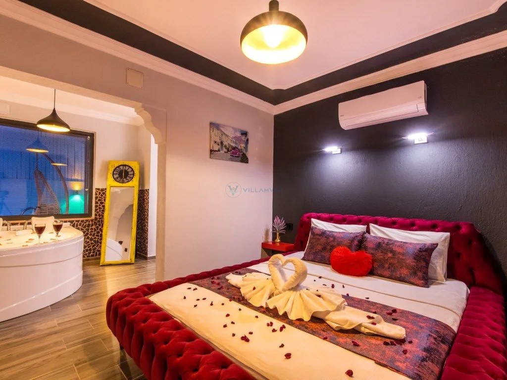 Villa Gece Üzümlü