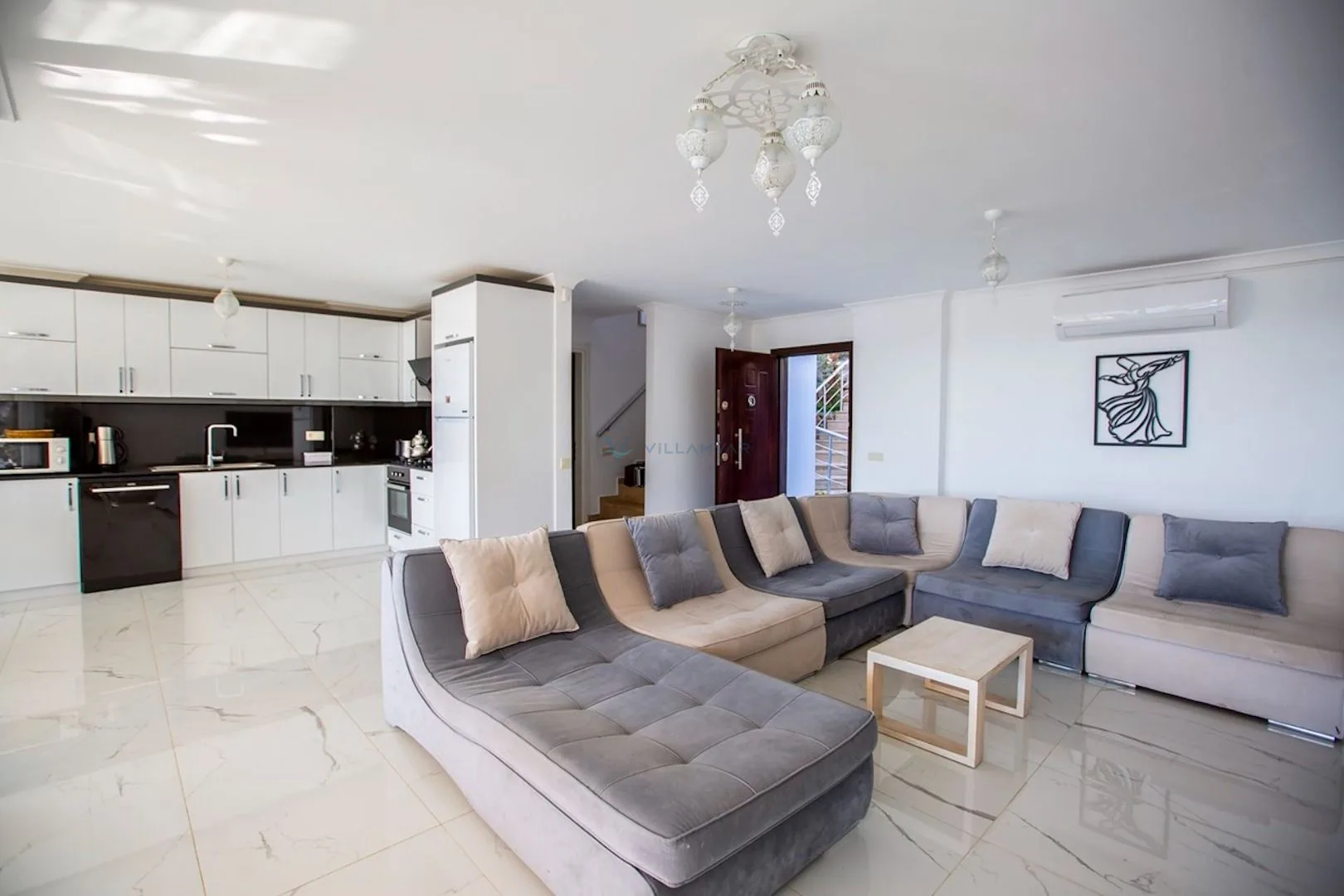 Villa Roannes 1