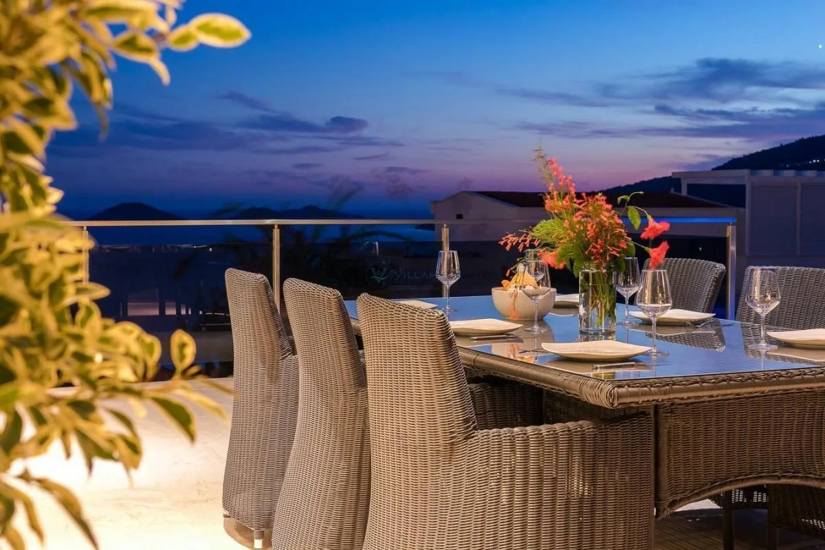 Azure Luxury Villas