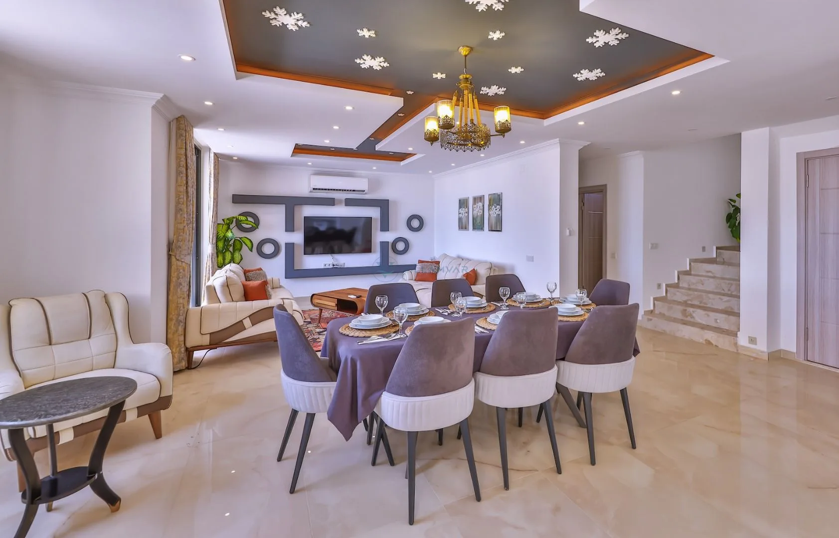 Villa Lalezar