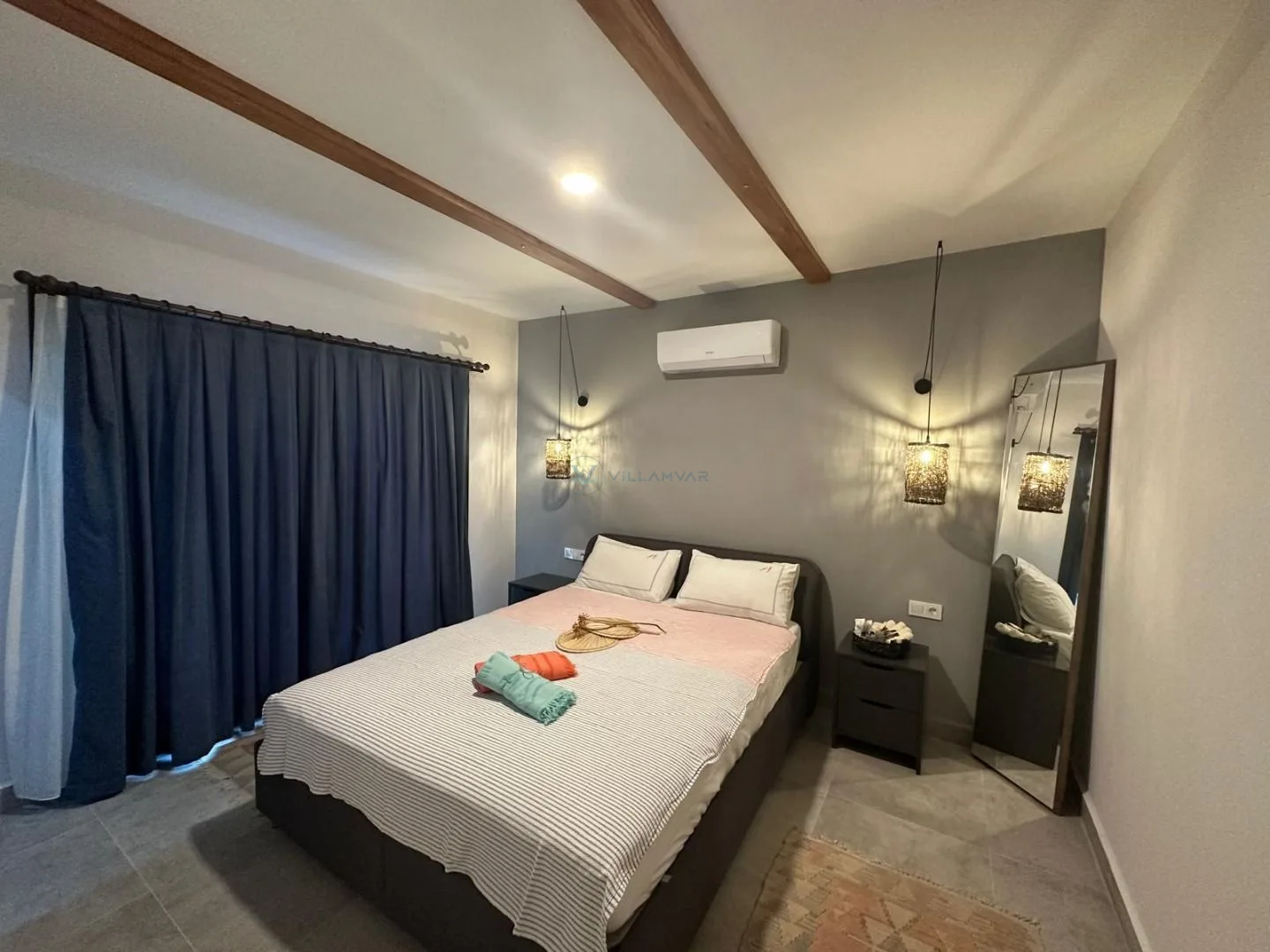 Villa Timbered Duo