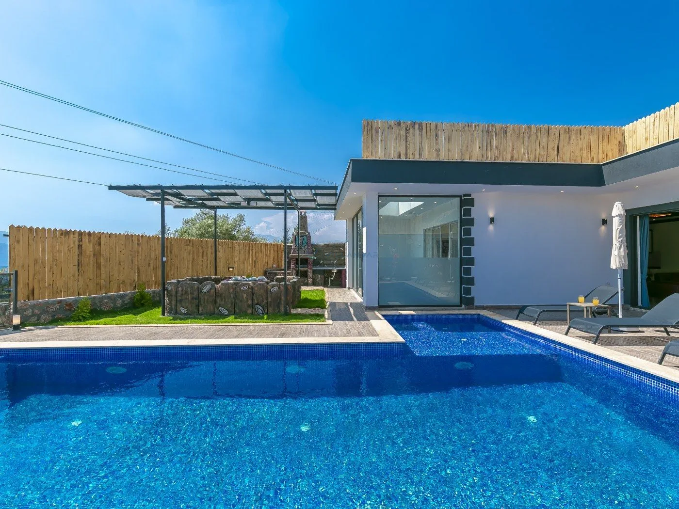 Villa Simirna Şeftali