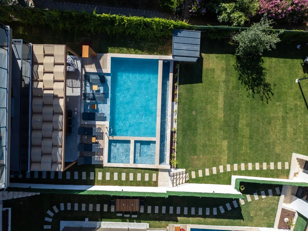 Villa Ay Luxe