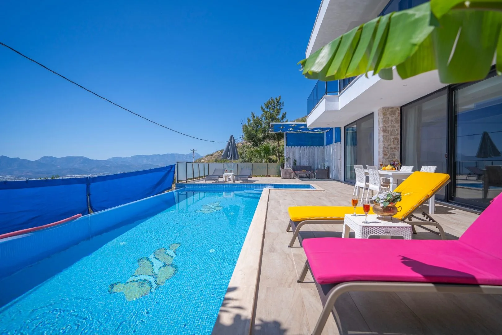 VR Villa Avalon