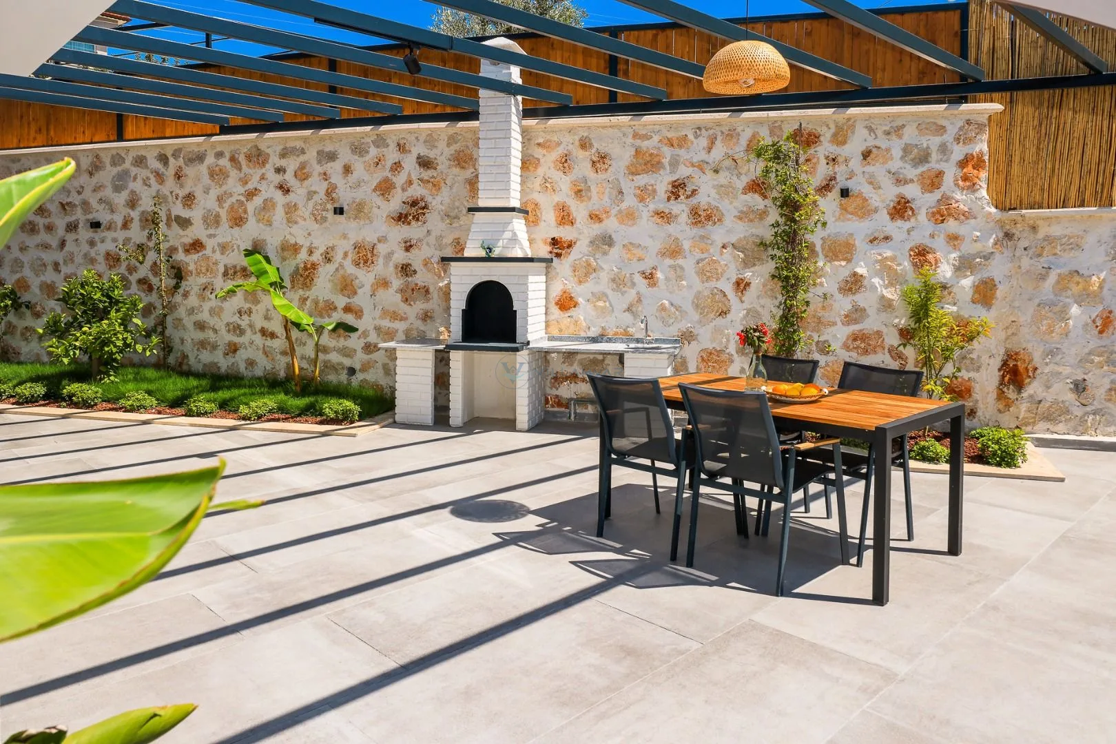 Villa Fî Manor
