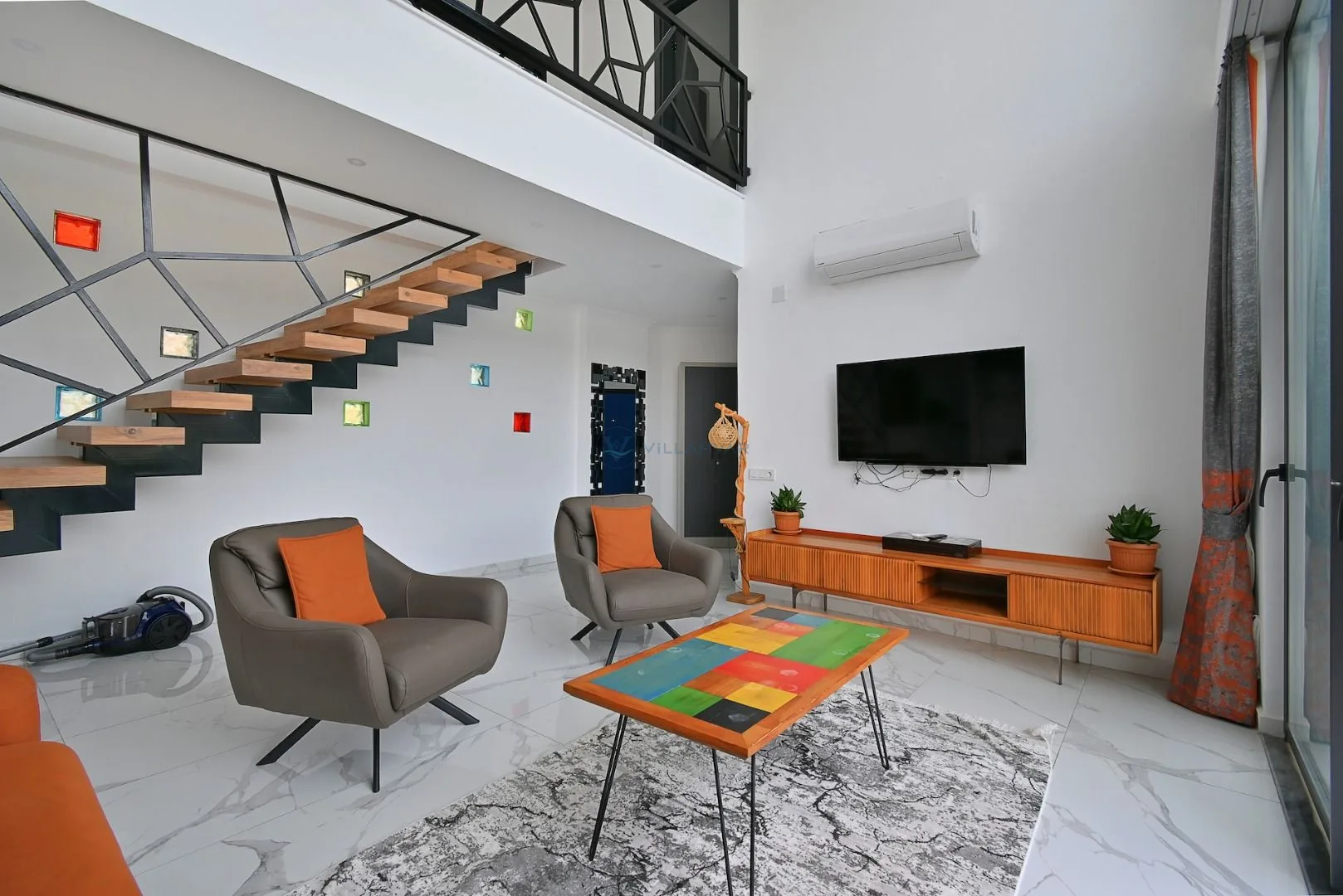 Villa Green House