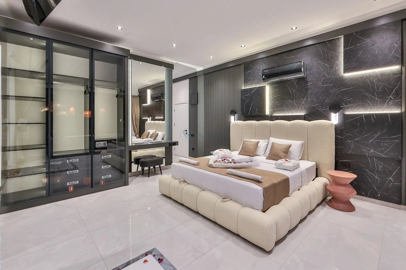Villa Free