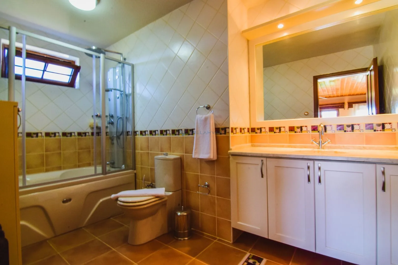 Villa Rock Home