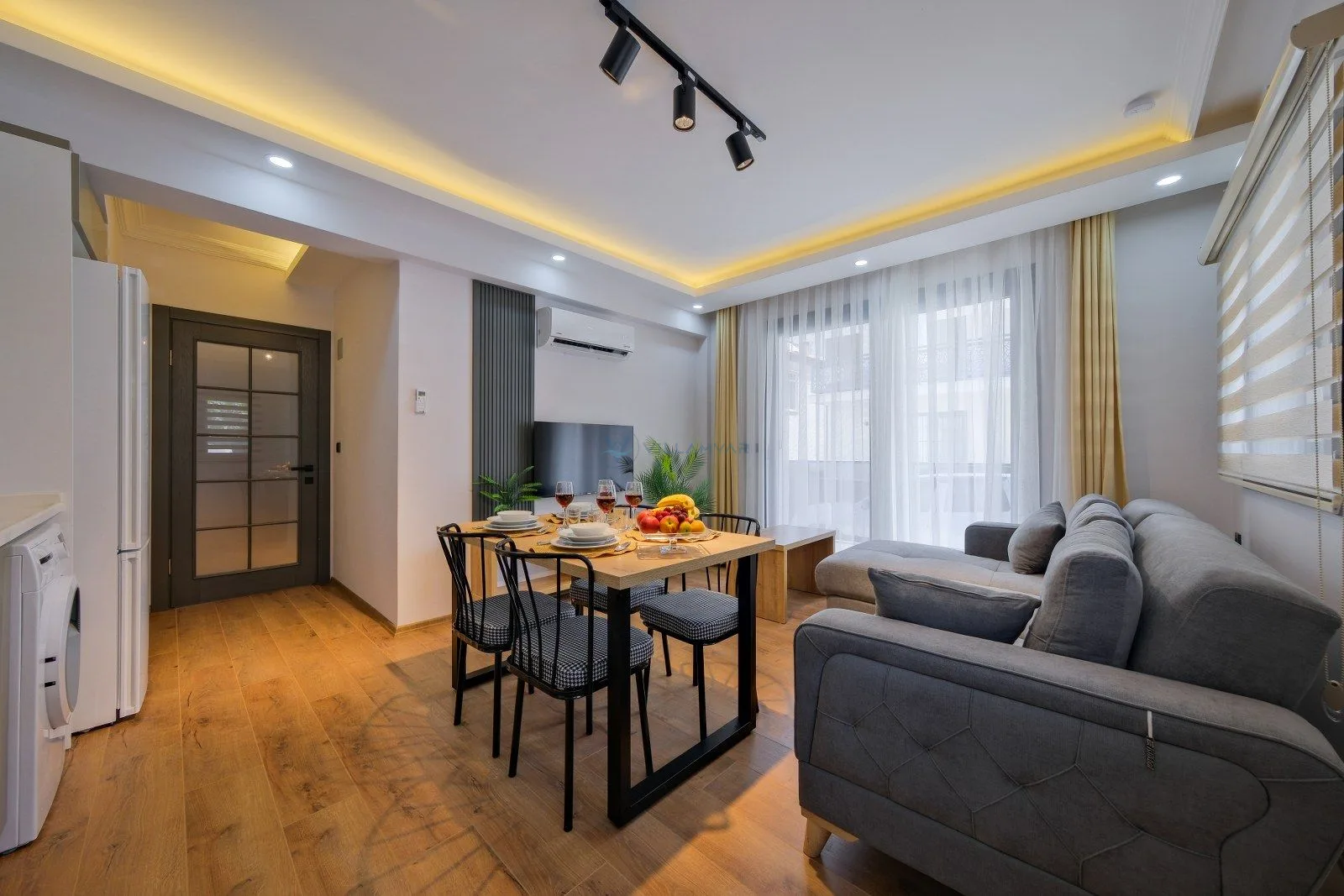 Light Suite Apart 1