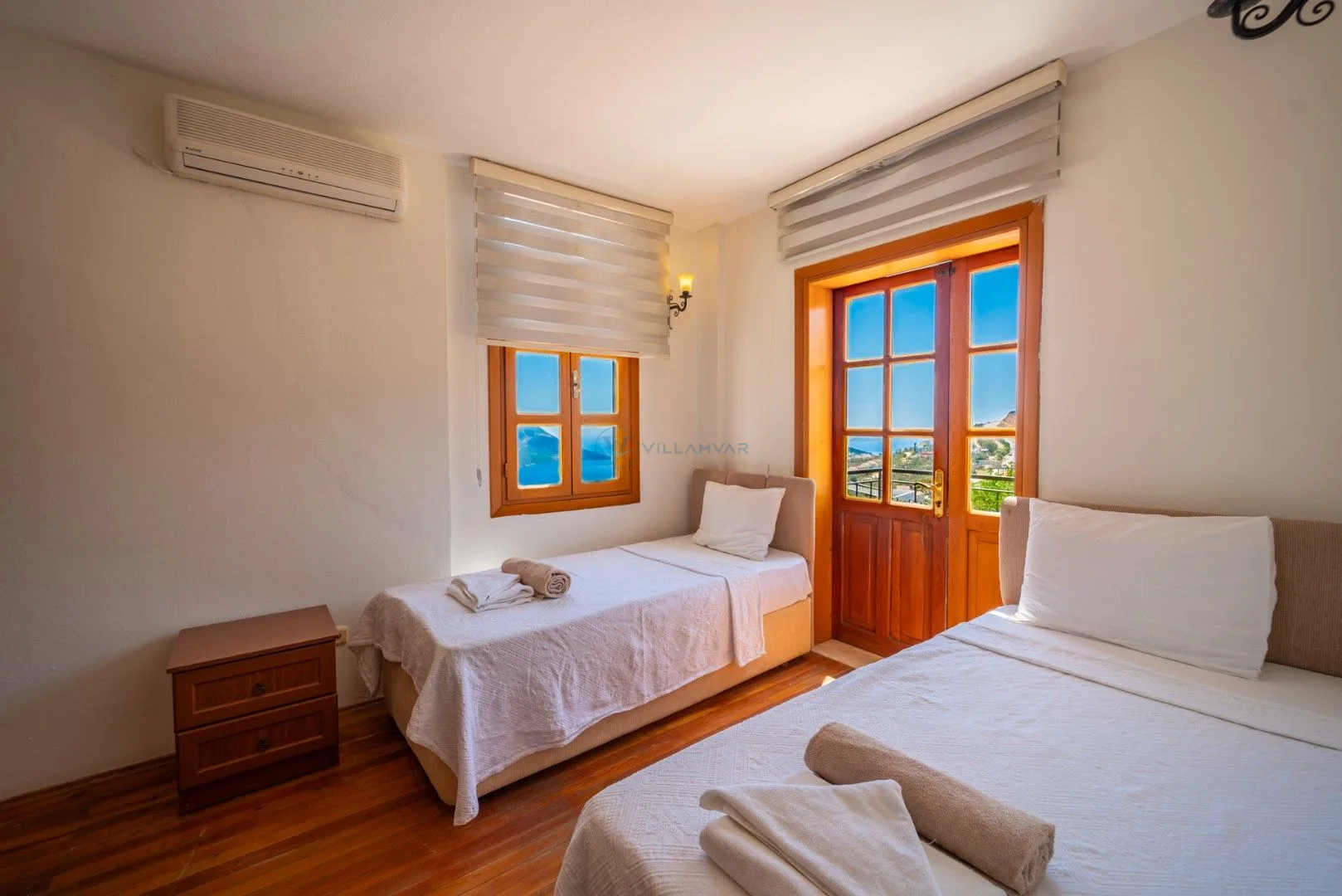 Hemrah Villa Swan