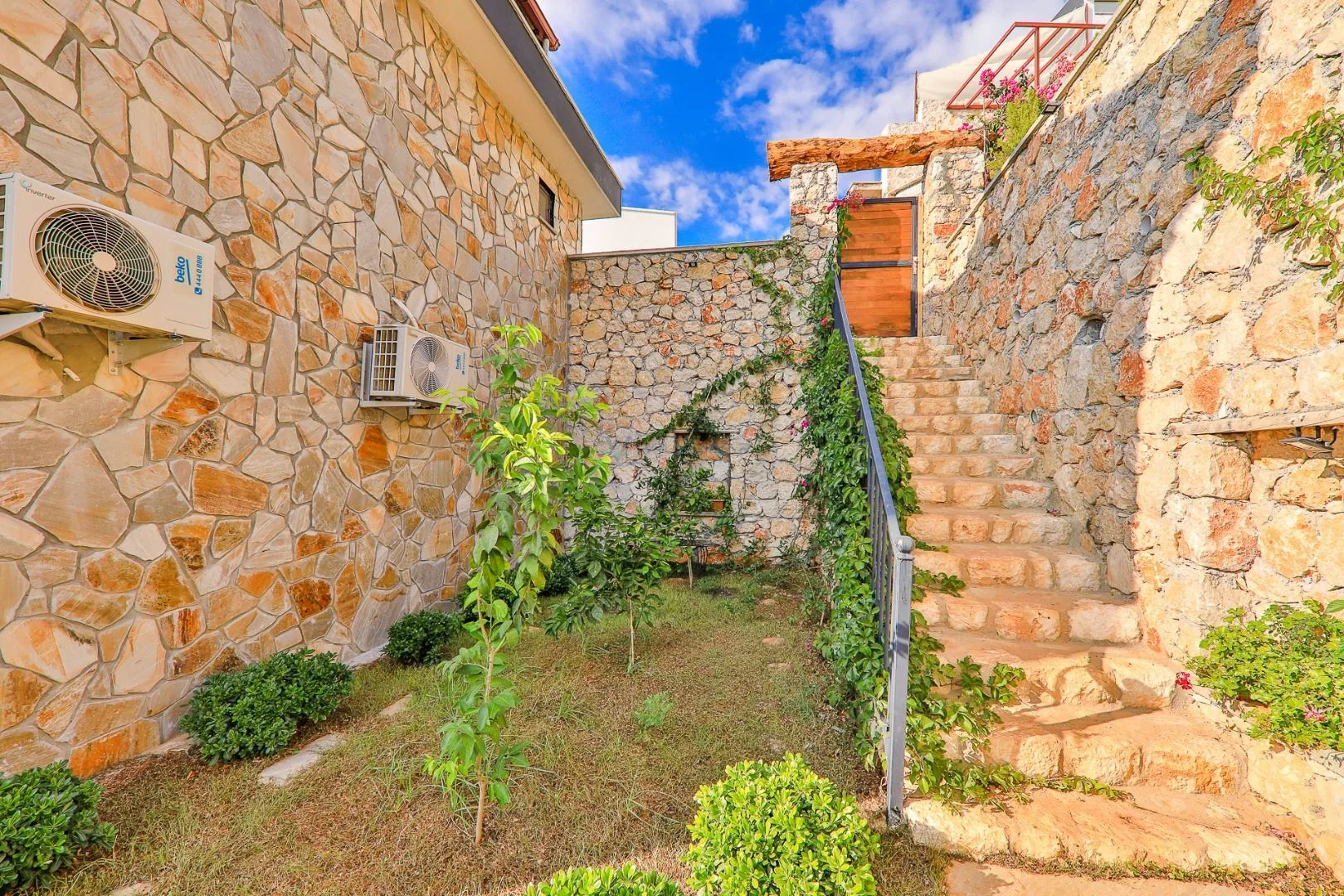 Villa Blue Star