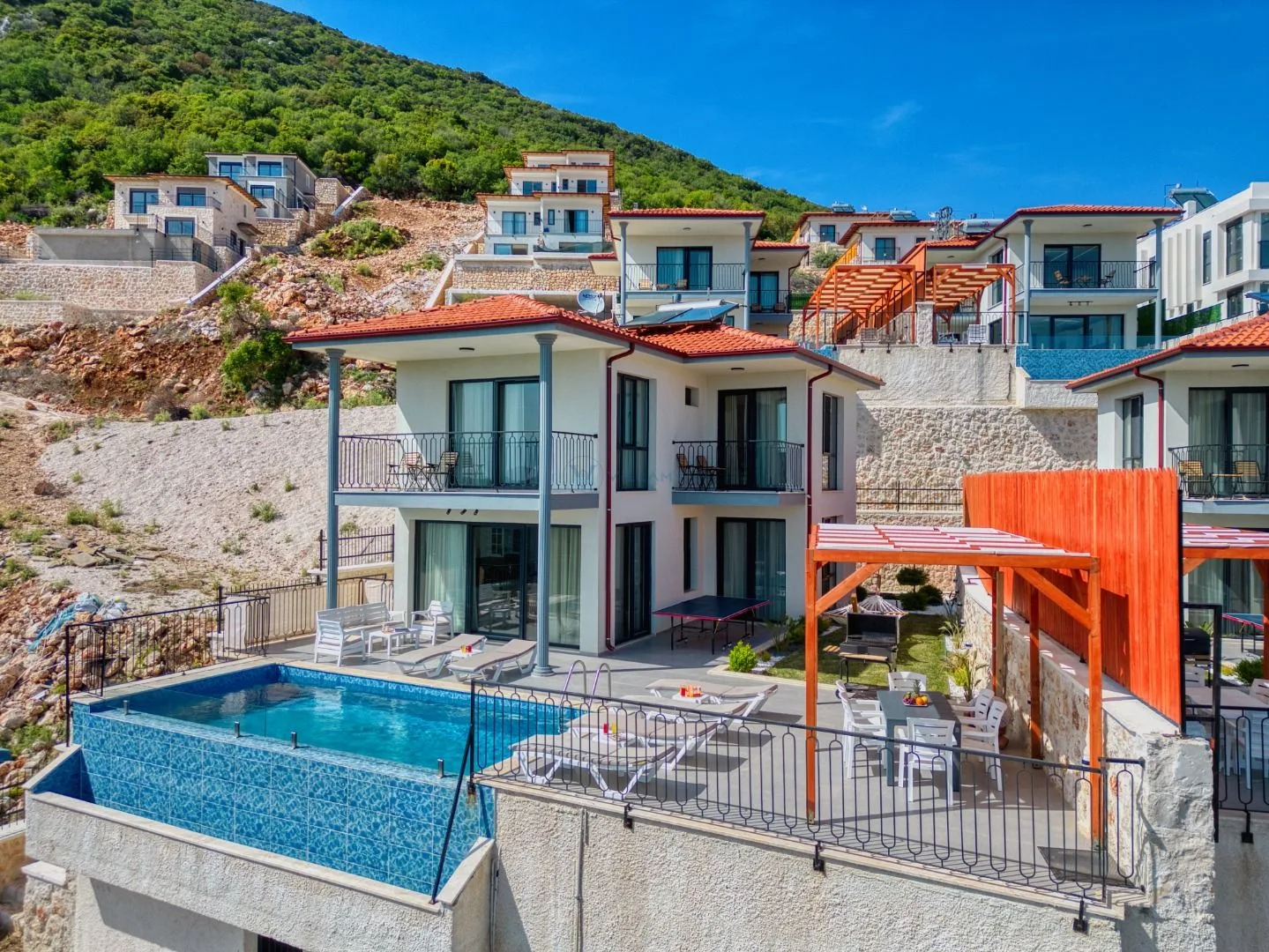 Villa Stranger 4