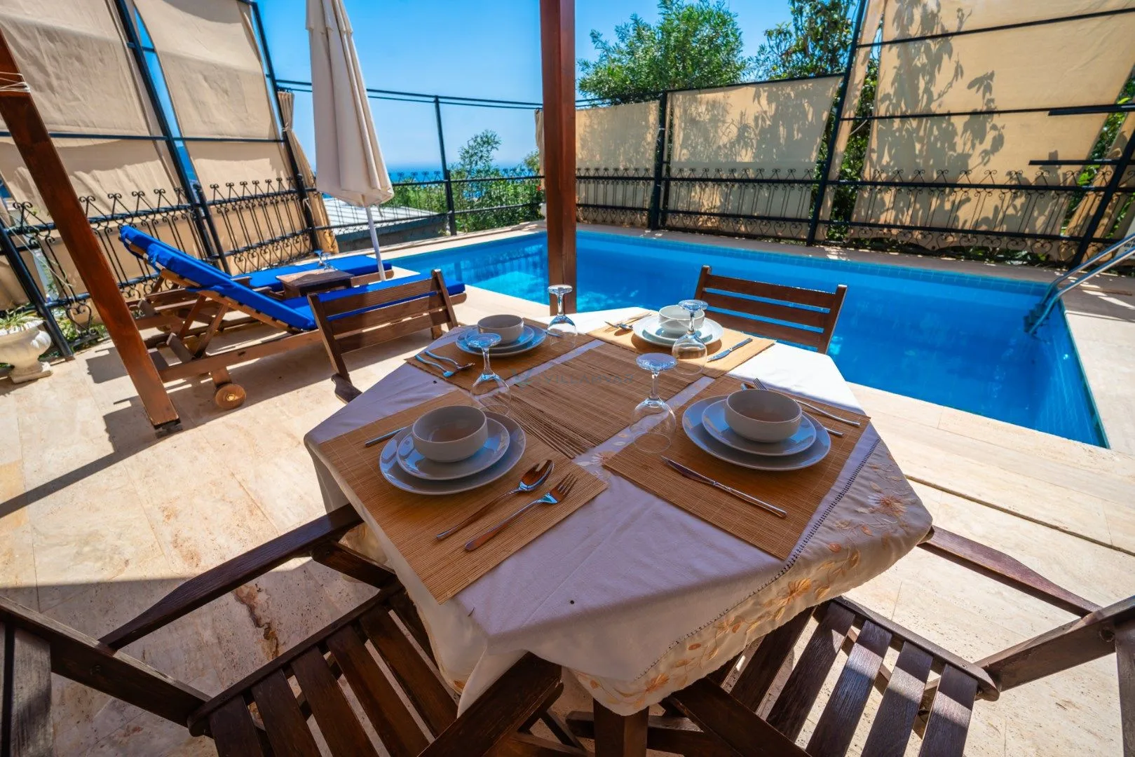 Hemrah Villa Swan