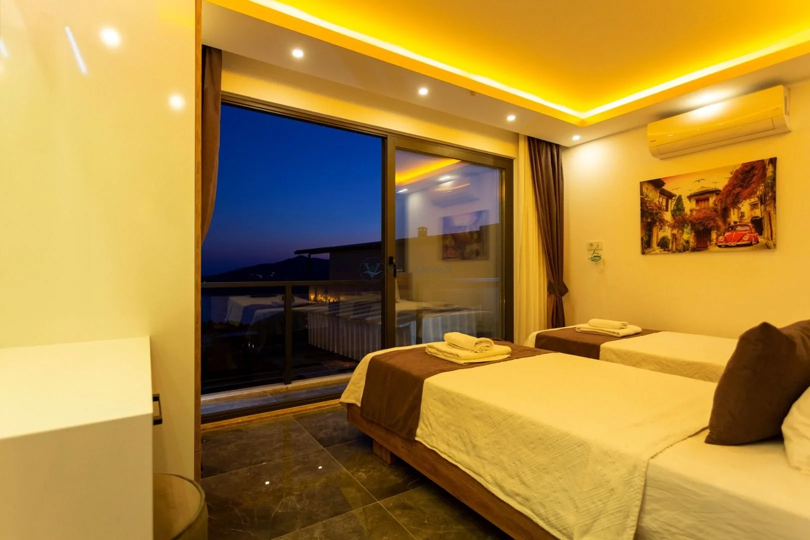 Villa Gold Moon