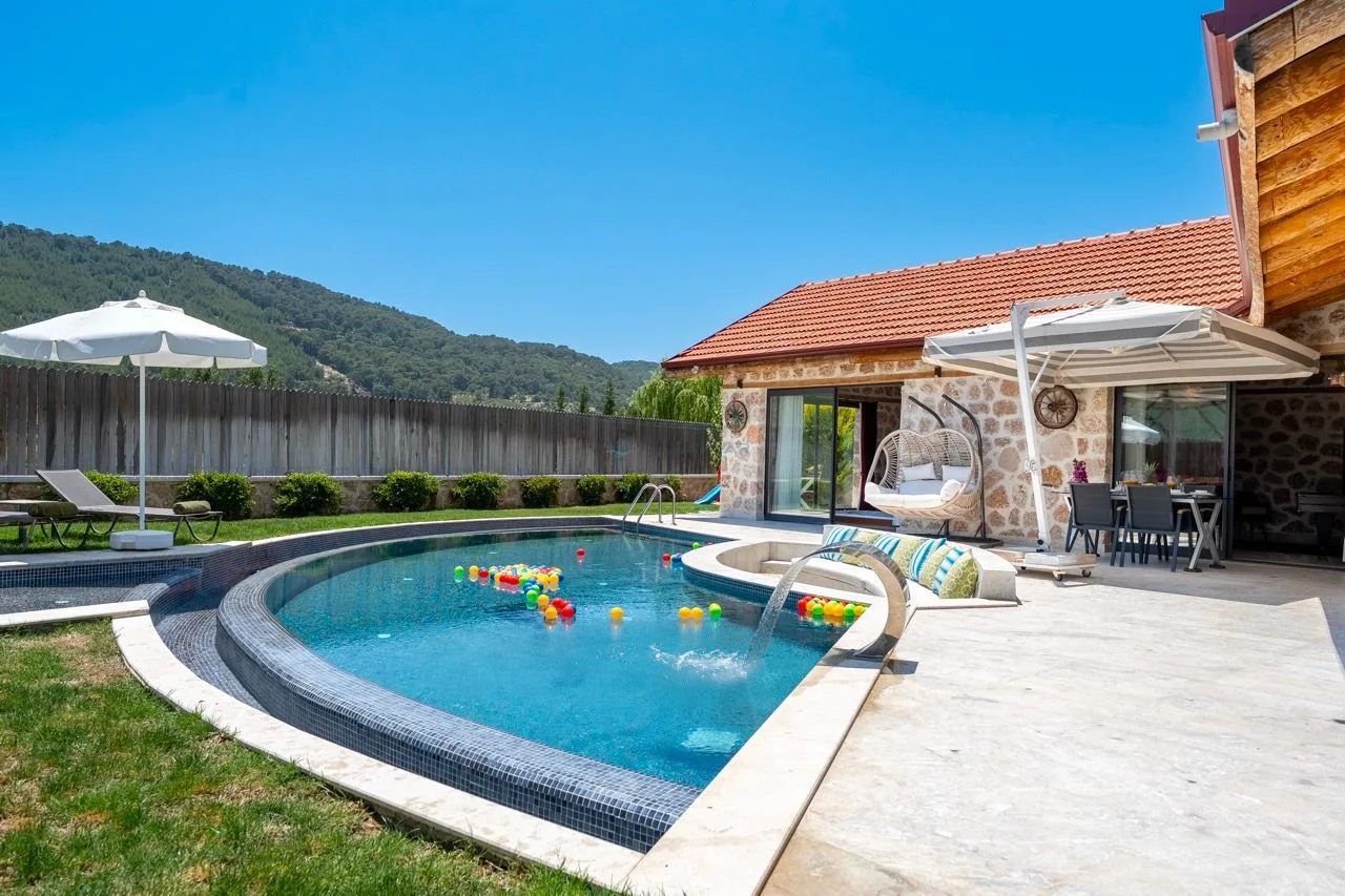 Villa Topçu Stone