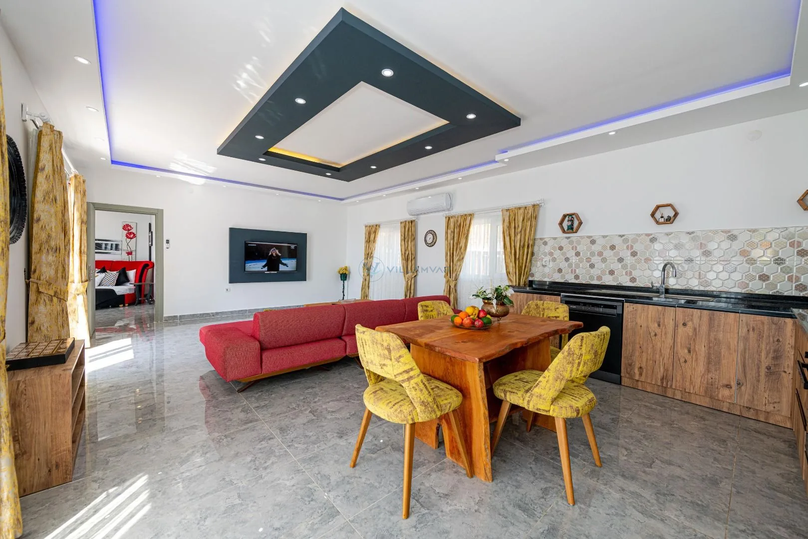 VR Villa Nazo