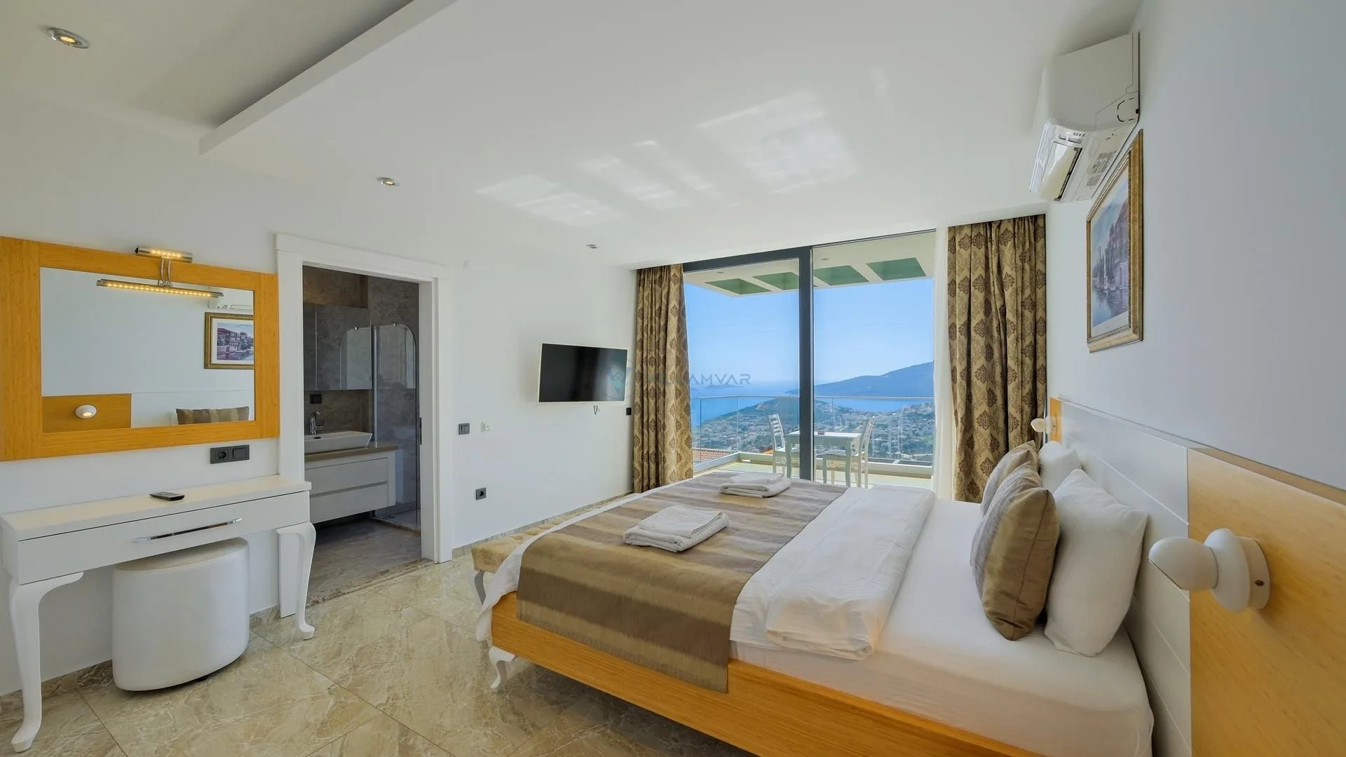 Villa Topic