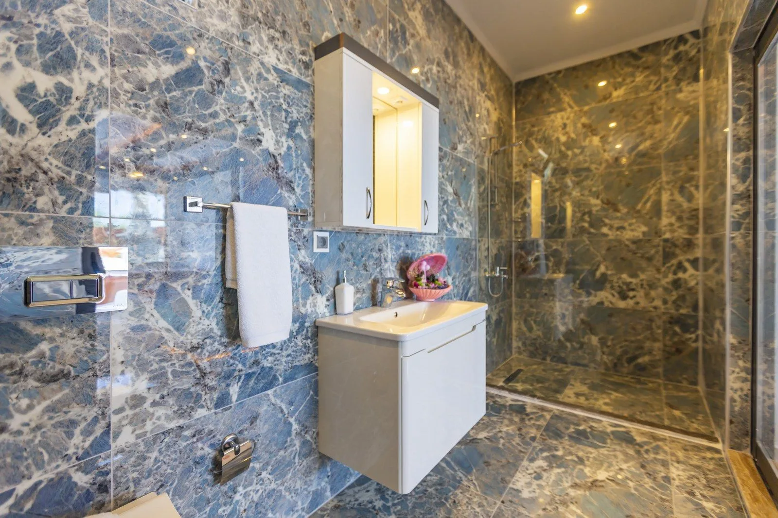 Villa Derin Duo
