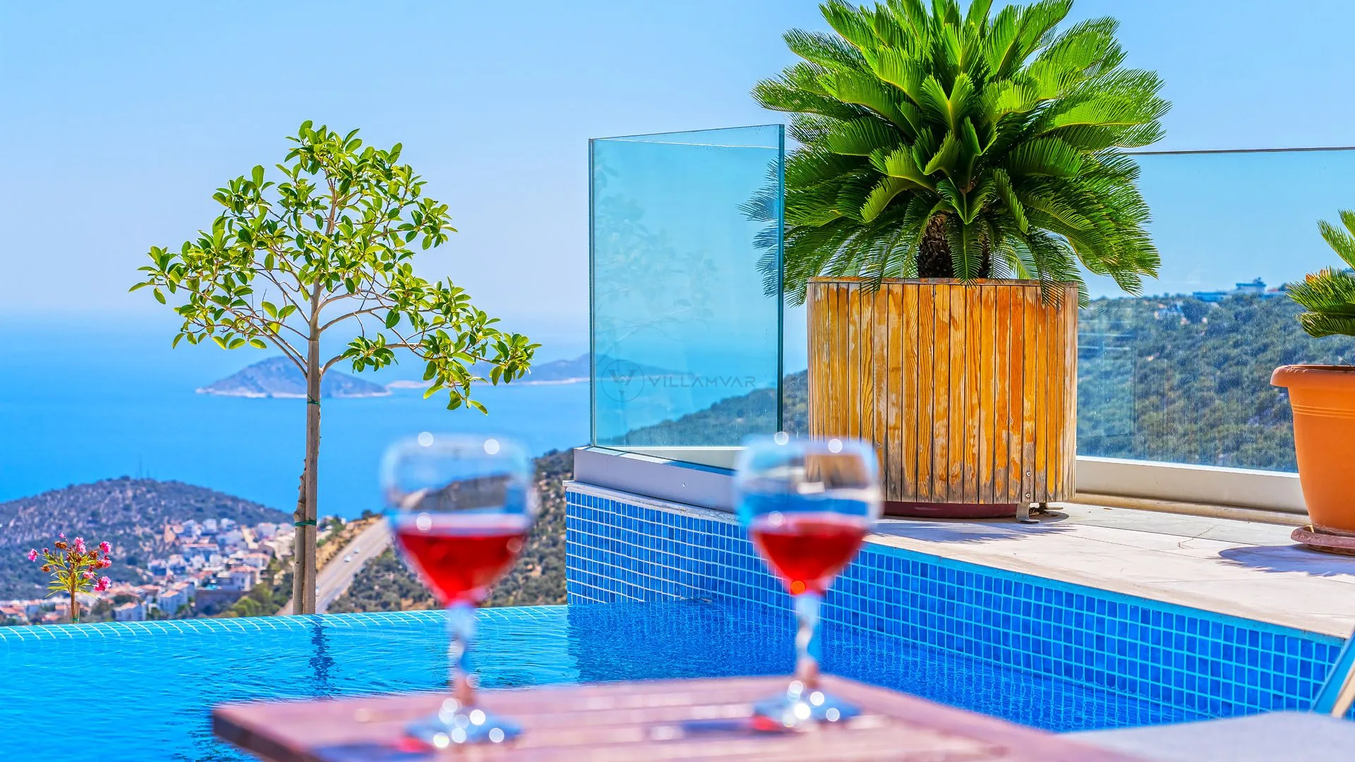 Villa Merit Crystal