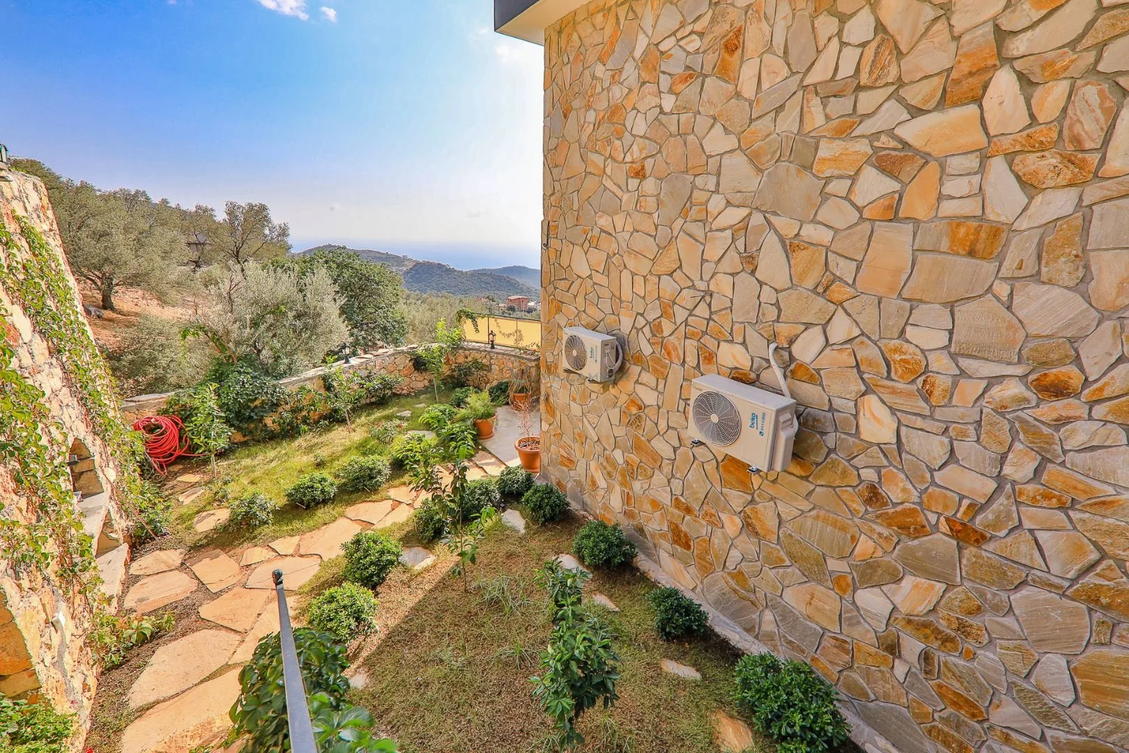 Villa Blue Star