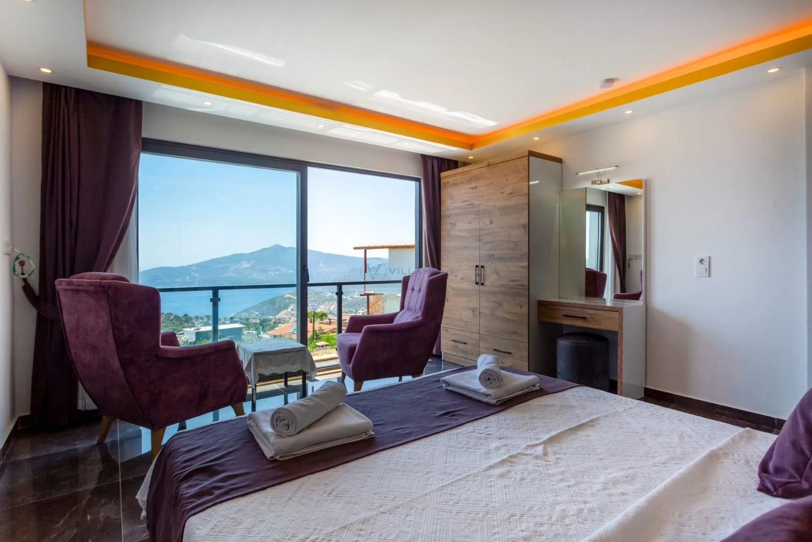Villa Gold Moon