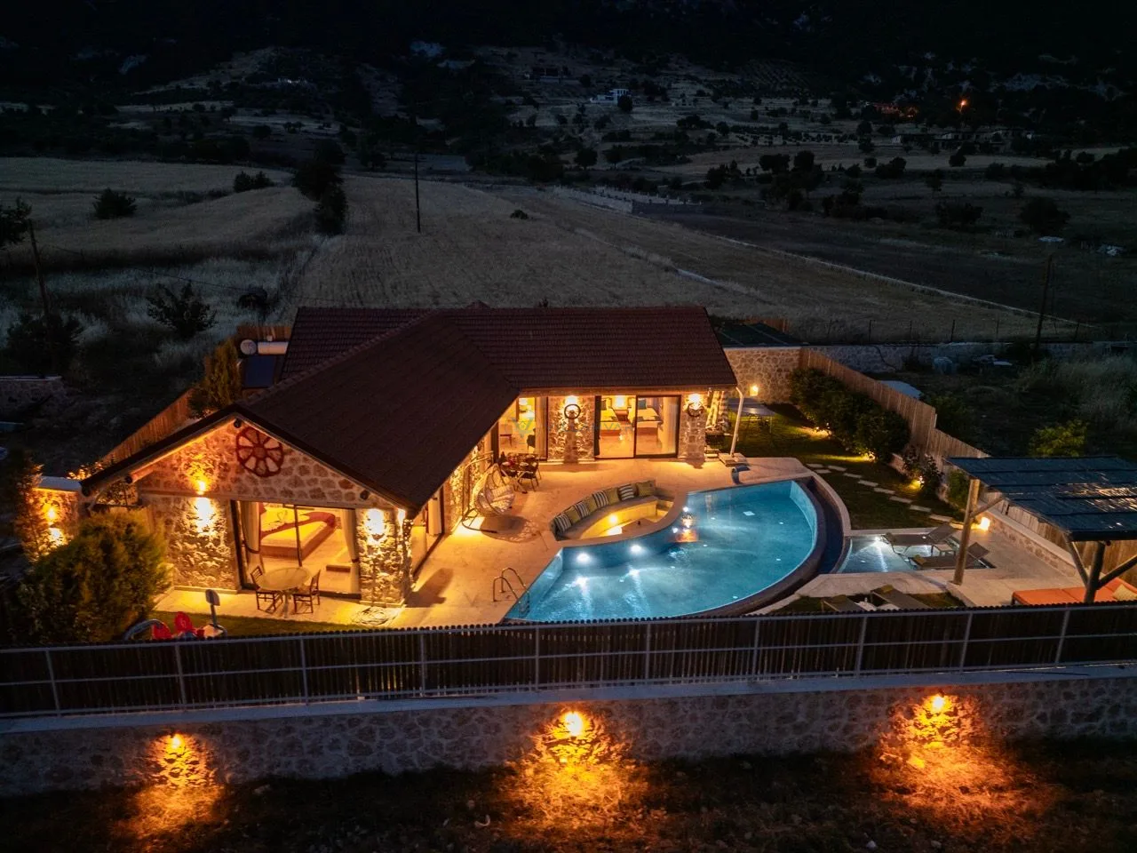 Villa Topçu Stone