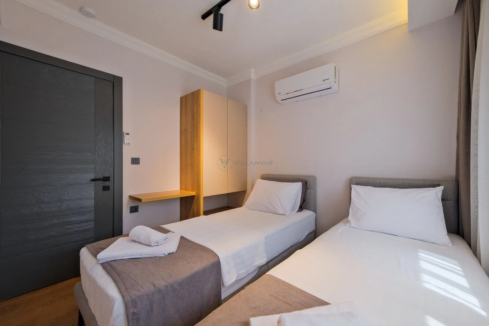 Light Suite Apart 3