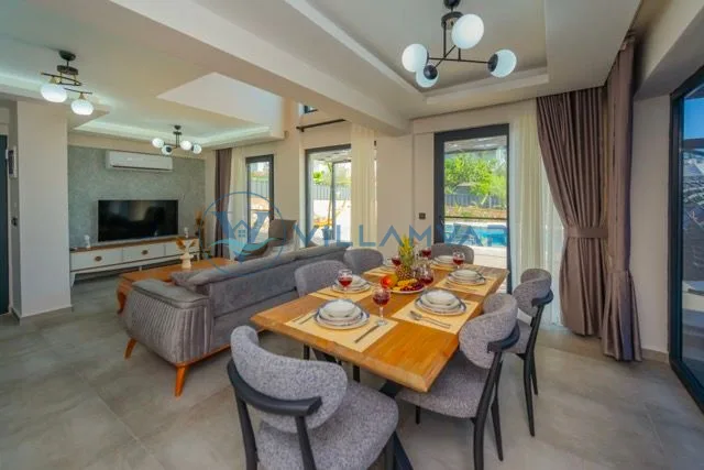 Villa Fullmoon
