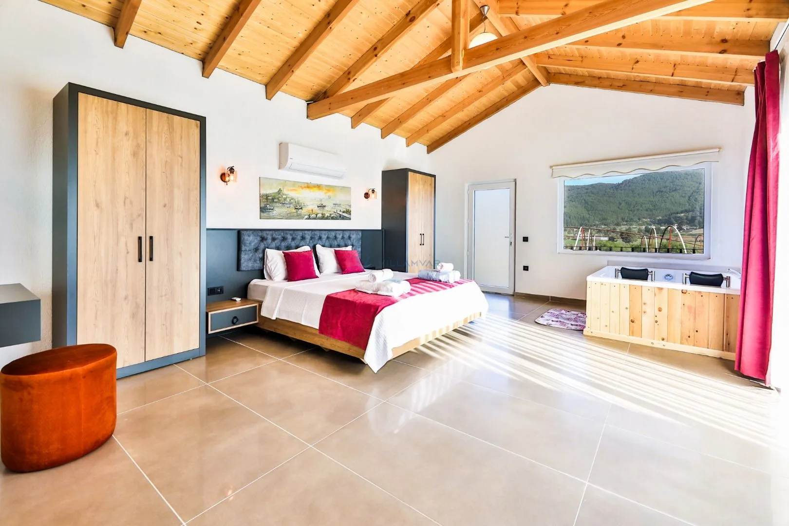 Villa Tawny