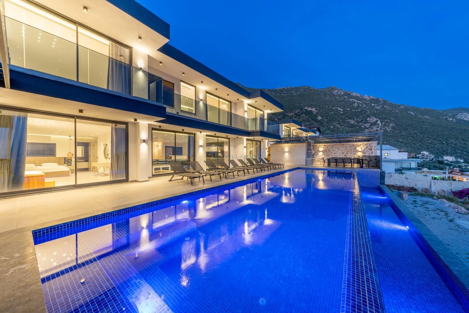 Villa Elit 3 Soldaki