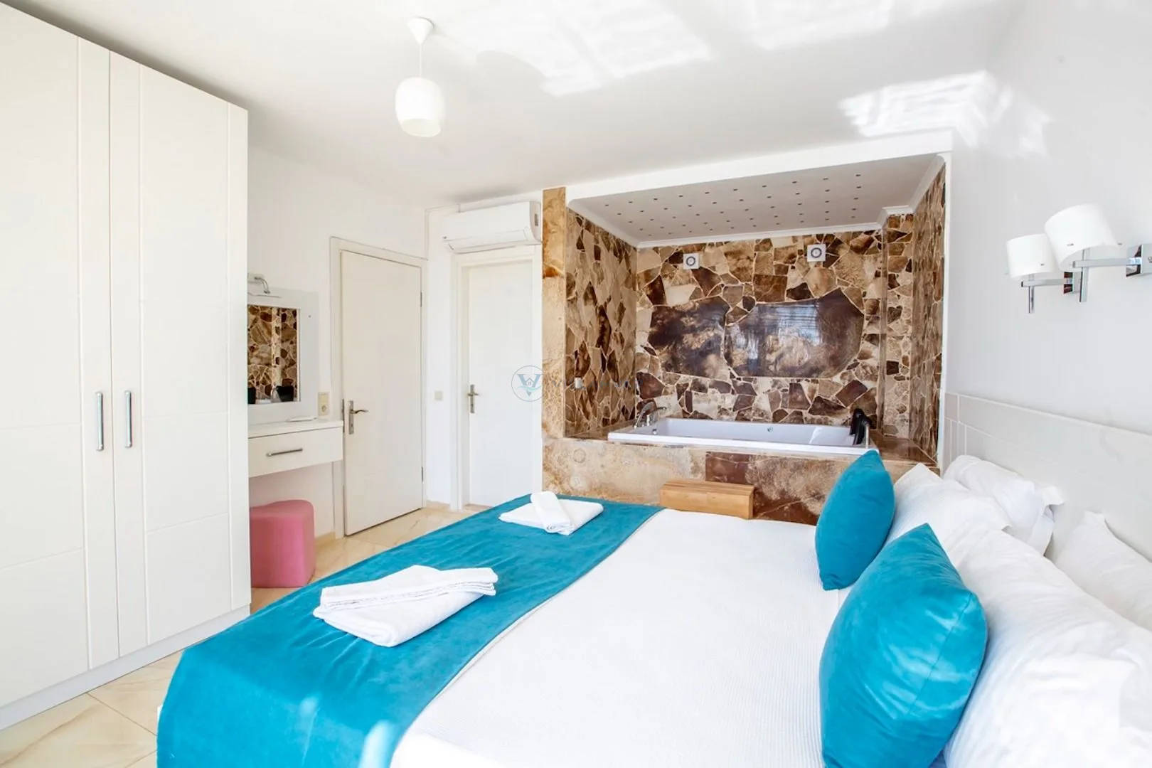 Villa Roannes 1