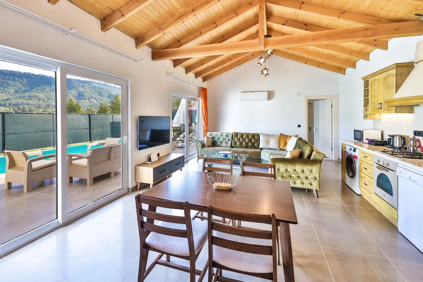 Villa Tawny