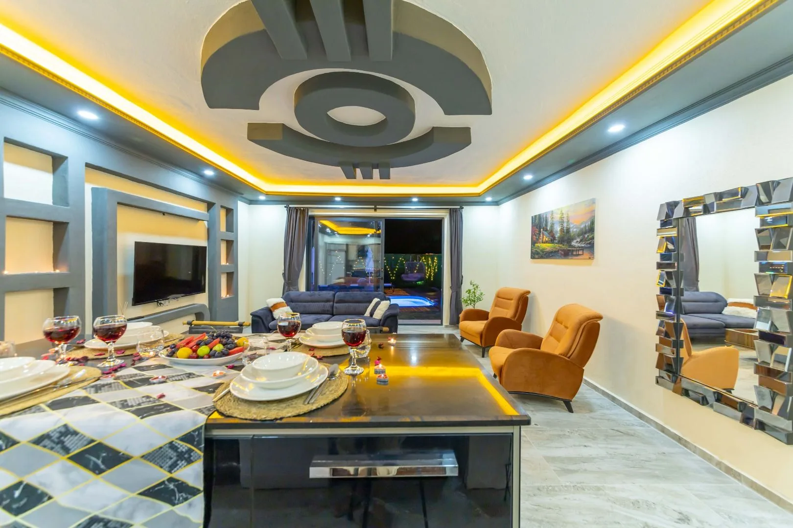 Villa Sarı