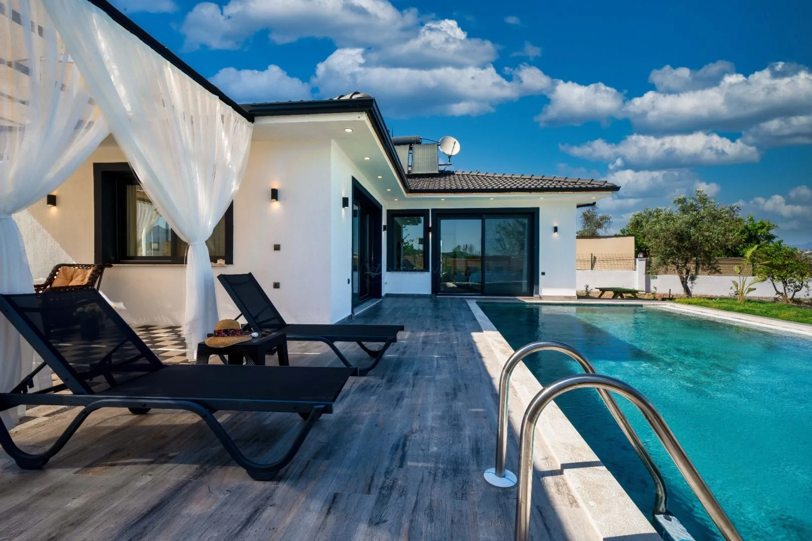 Villa Present