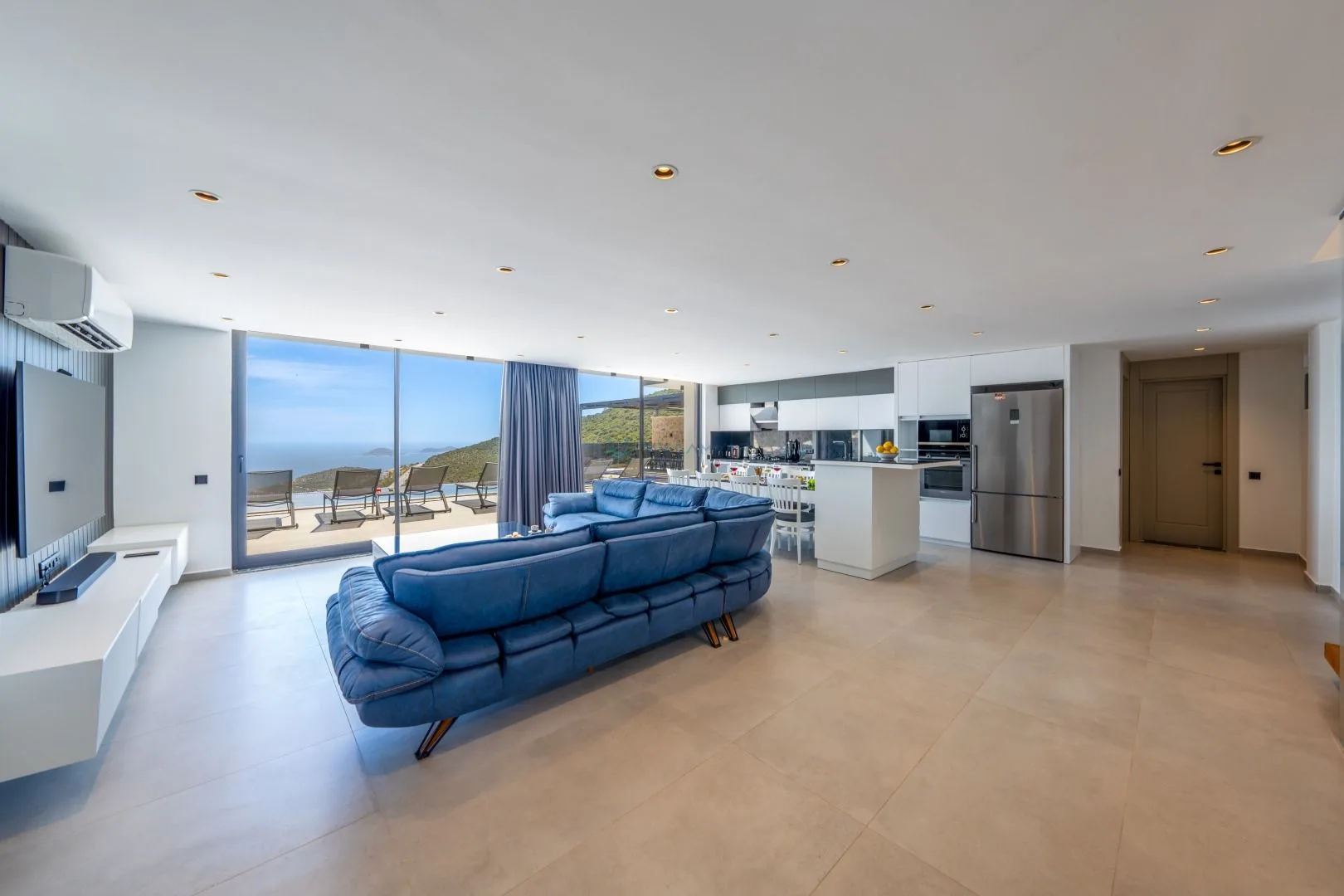 Villa Elit 3 Soldaki