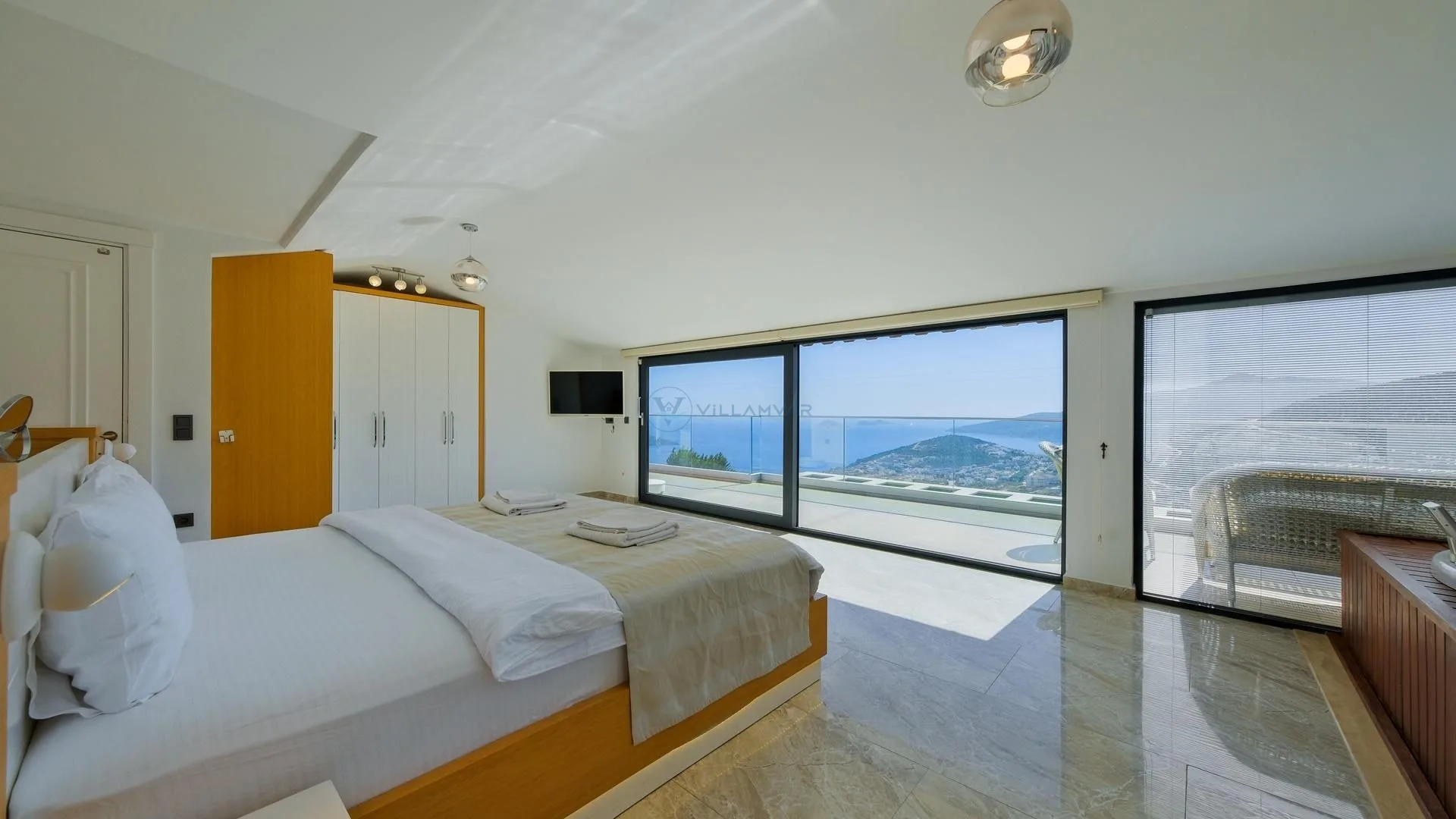 Villa Topic
