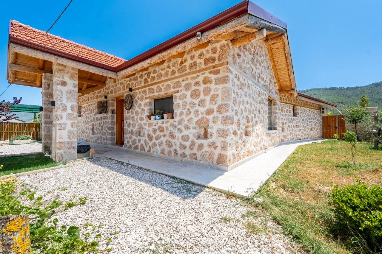 Villa Topçu Stone